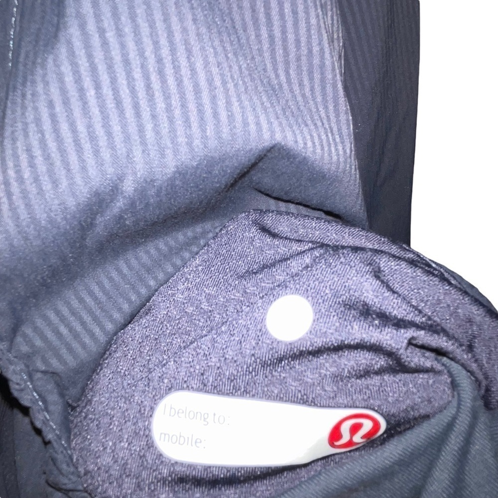 Lululemon Woman Black Jacket Size 6 - Picture 5 of 5